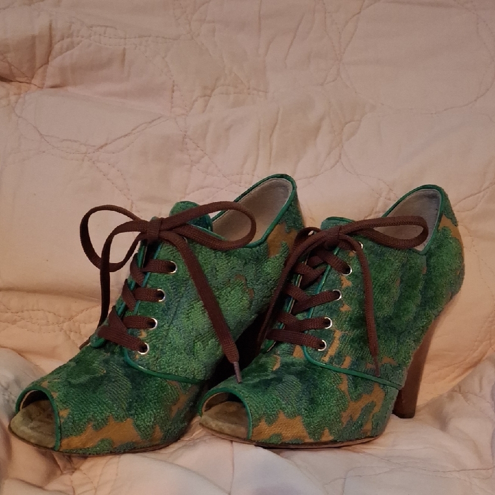 Dolce & Gabbana Green and Tan Lace-Up Heels